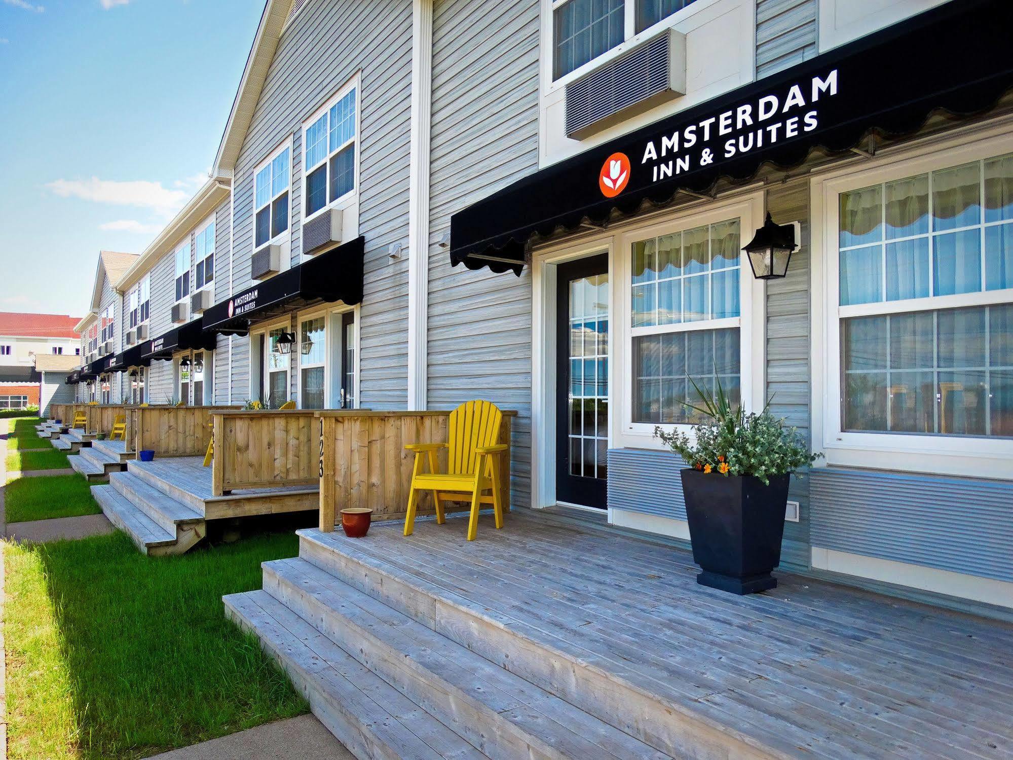 Amsterdam Inn & Suites Moncton Exterior photo